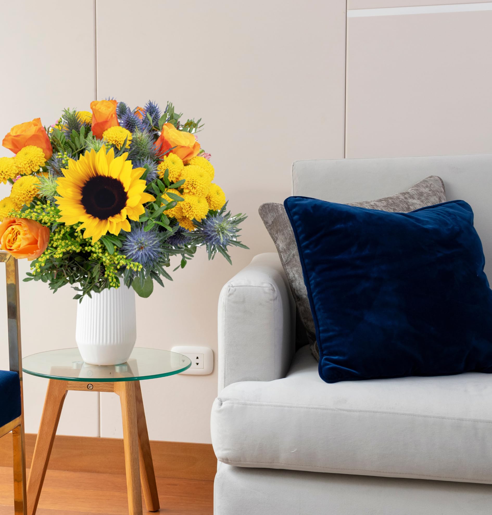 Blumenstrauß Sonnenkuss, Gelber Blumenstrauß mit Sonnenblumen, Sommerstrauß, 7-Tage-Frischegarantie, Qualität vom Floristen, Ideales Blumengeschenk